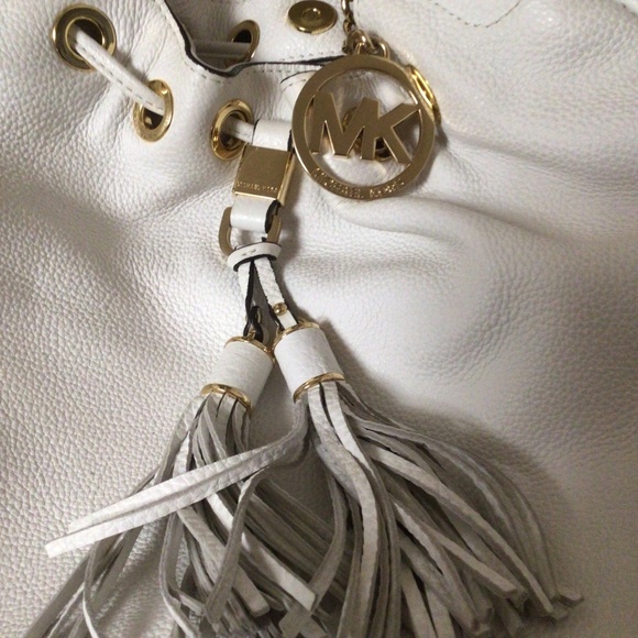 MICHAEL Michael Kors all-leather white hobo bag ๐ค - Picture 2 of 4